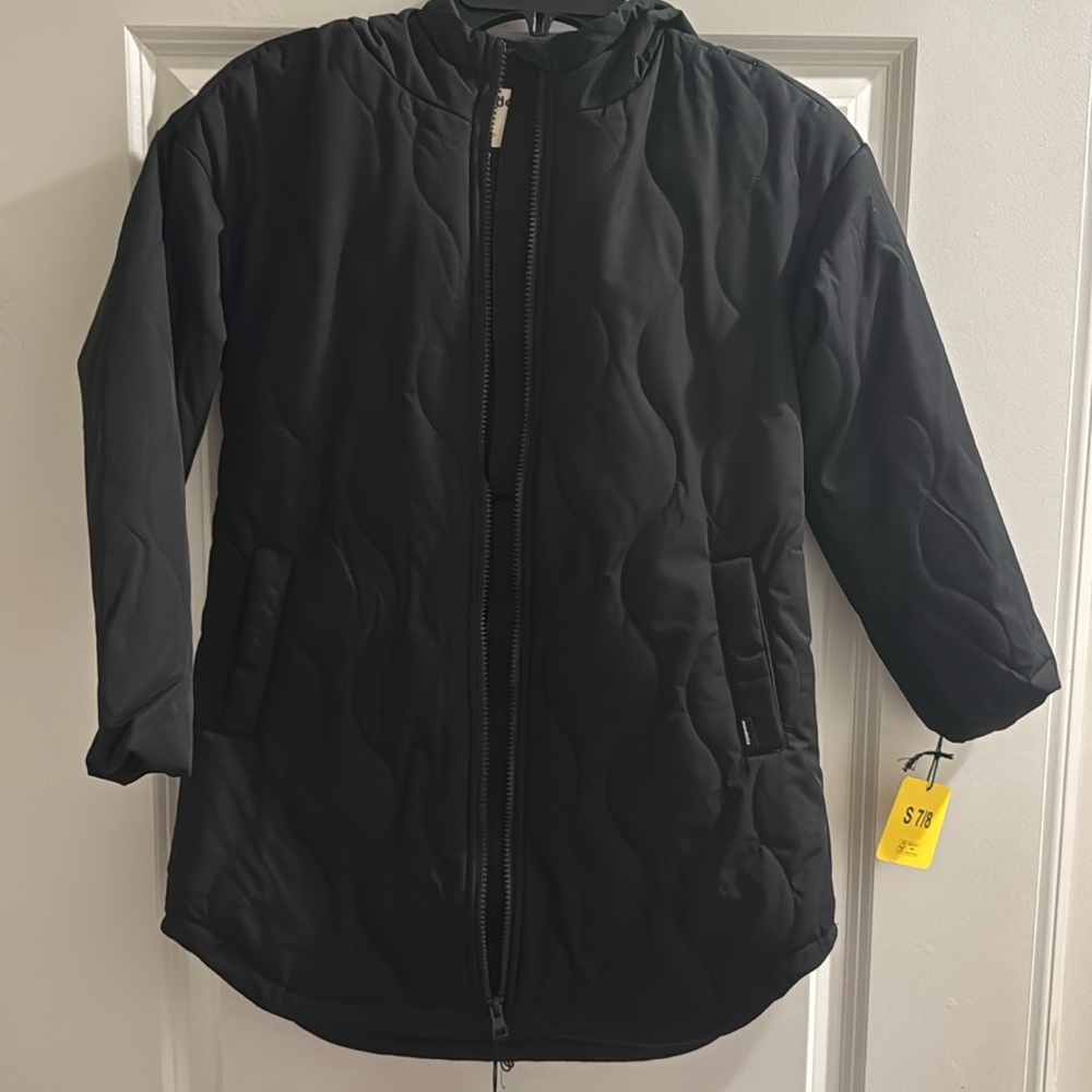 Brand new with tags. Mondetta Kids quilted jacket in black. .